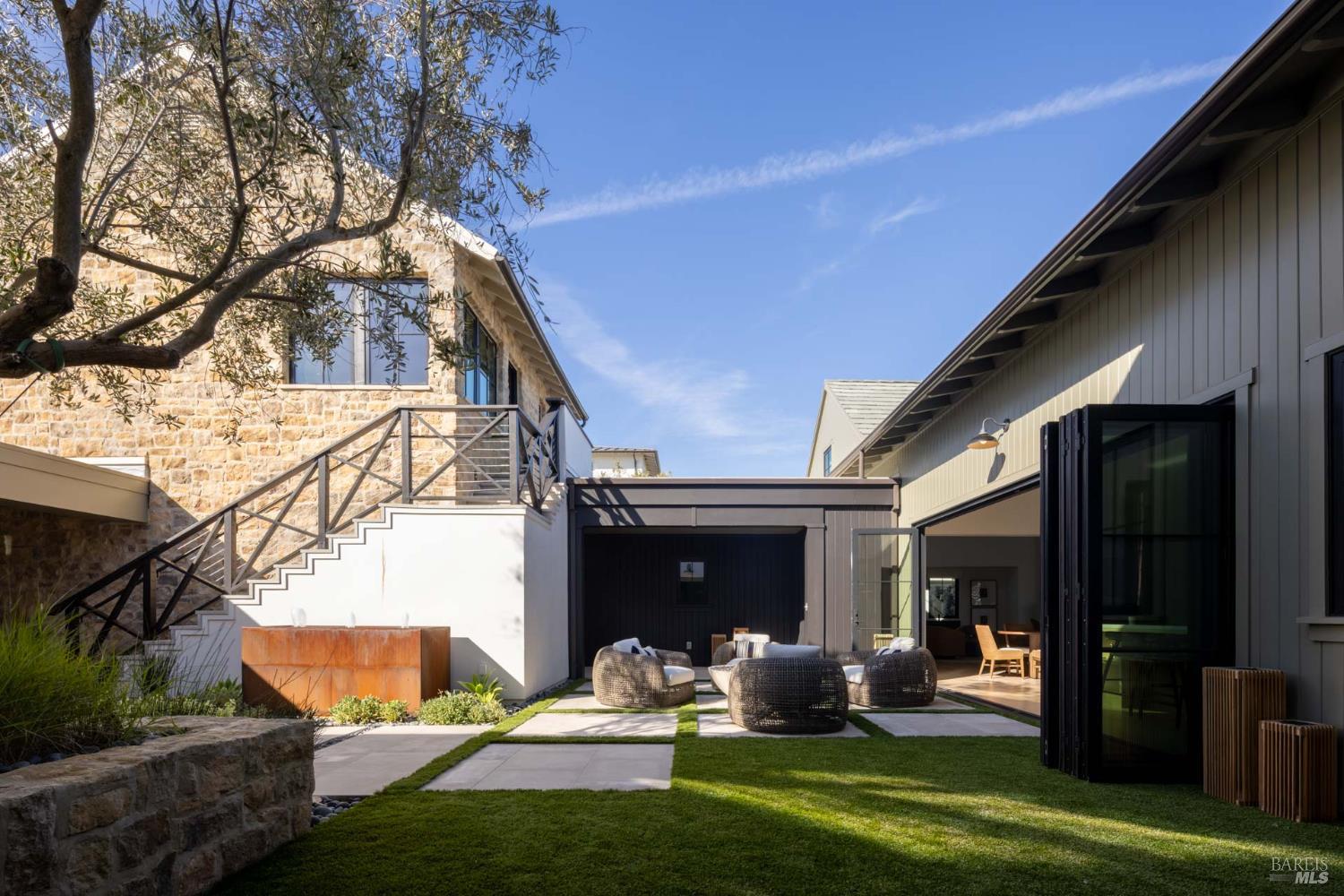 306 Vine Row Court