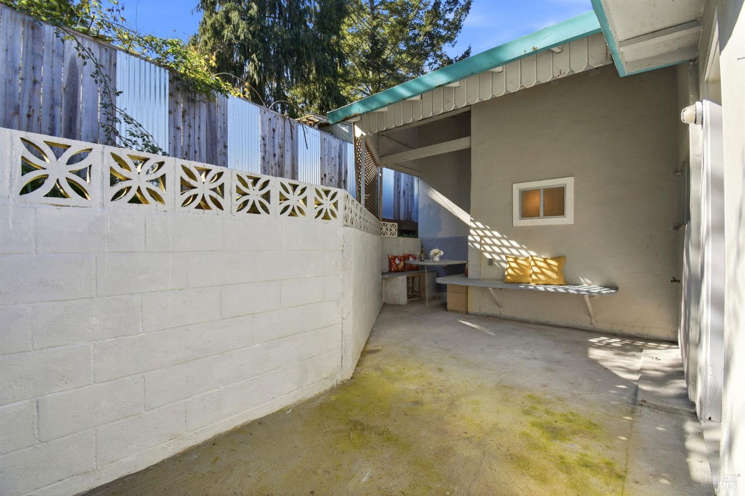 8221 Spring Drive