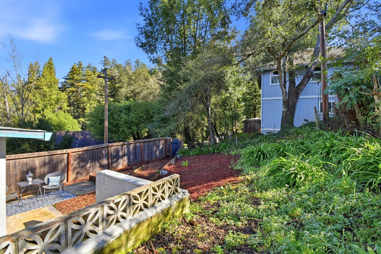 8221 Spring Drive