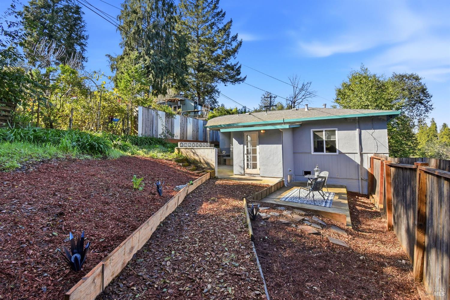 8221 Spring Drive