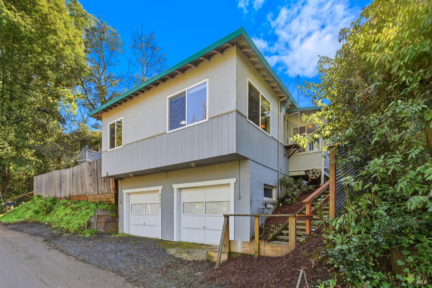 8221 Spring Drive