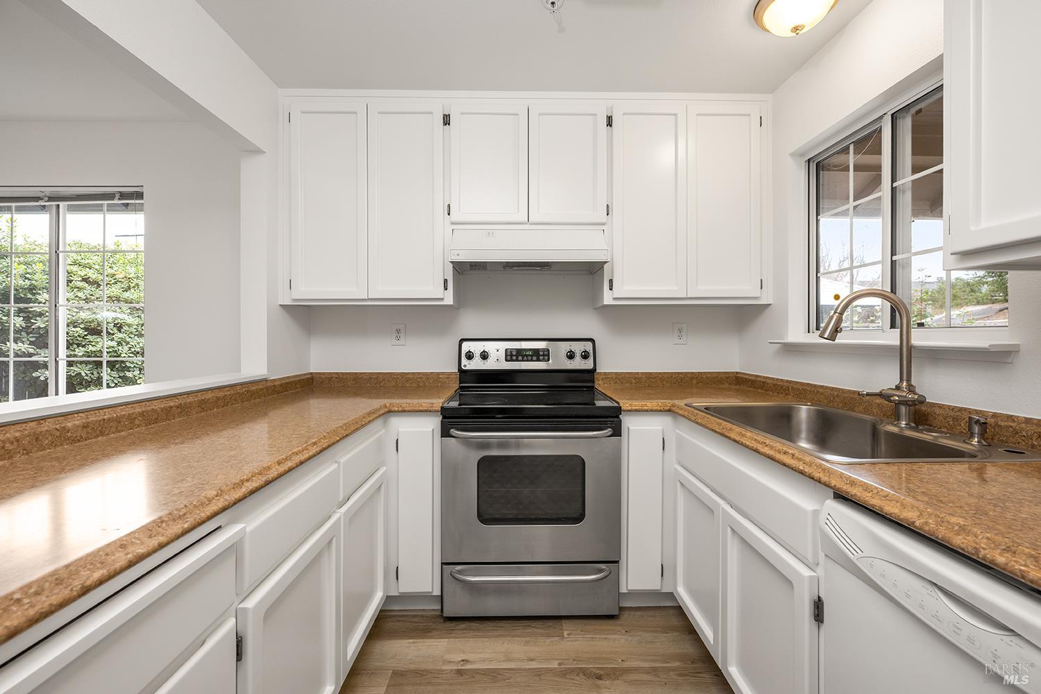 433 University Street