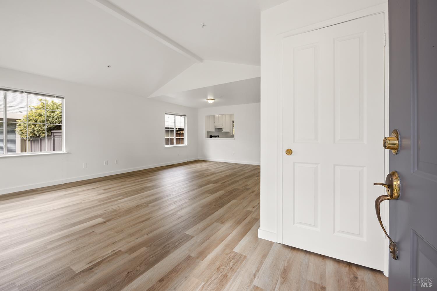 433 University Street