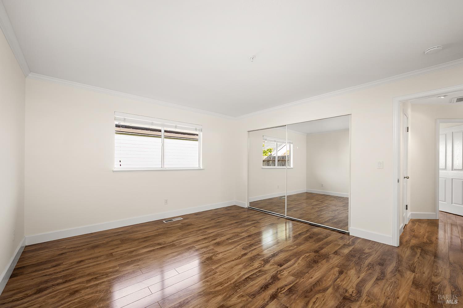 433 University Street