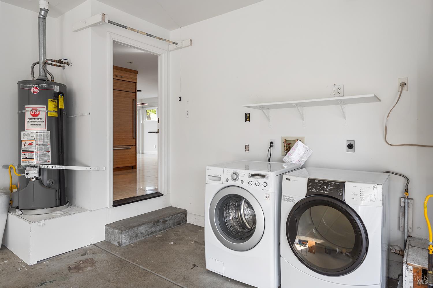 433 University Street