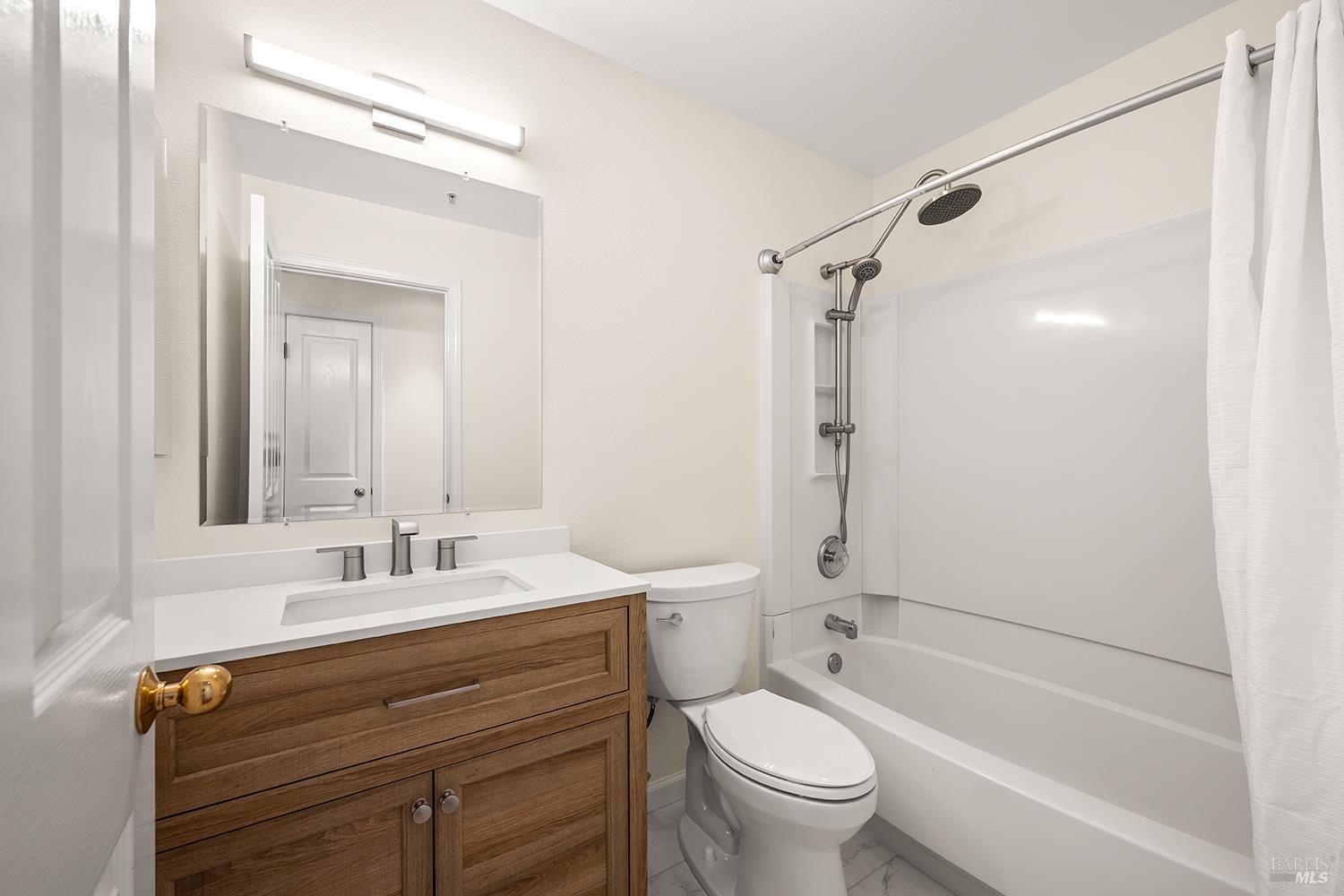 433 University Street