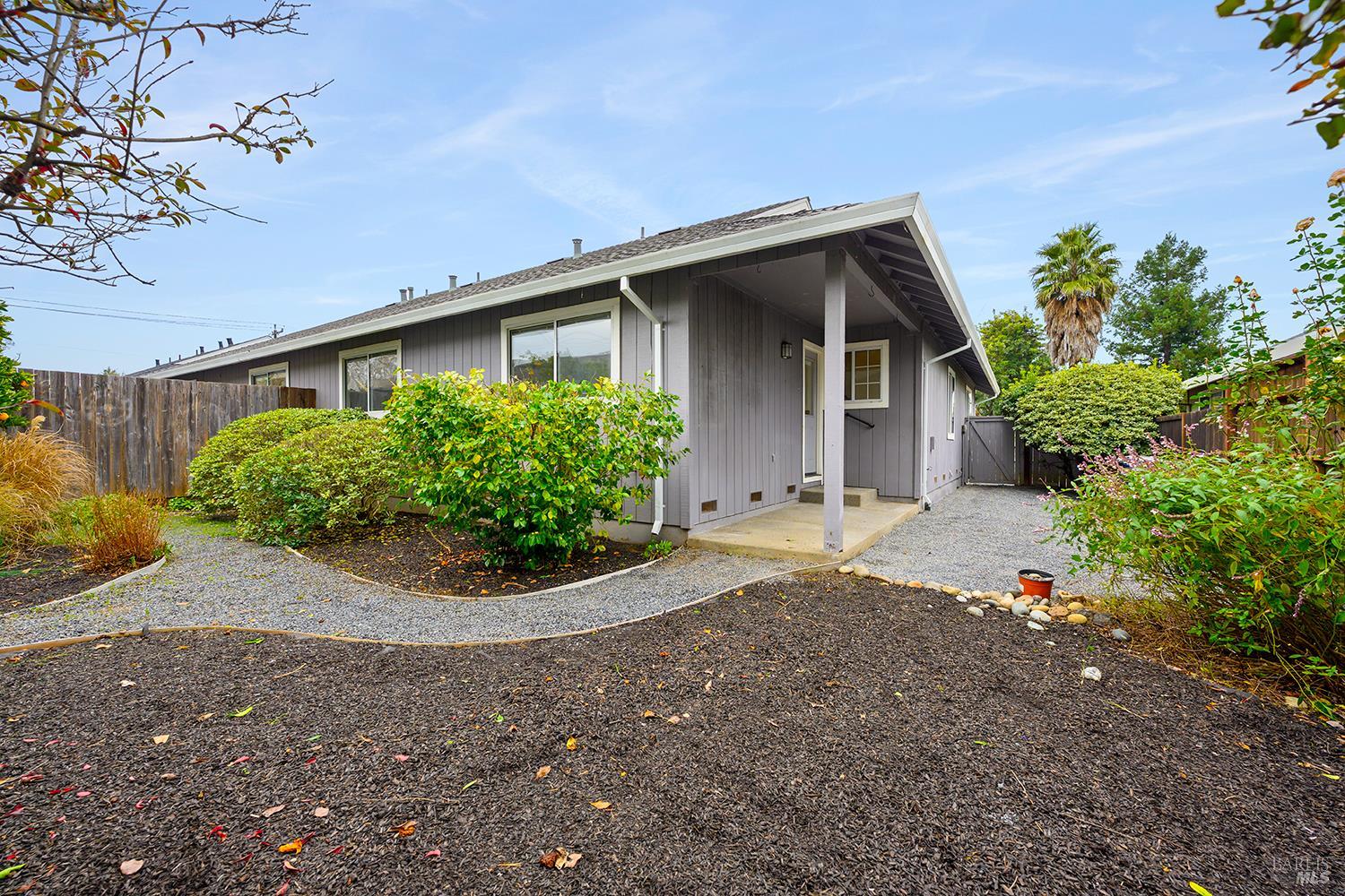 433 University Street