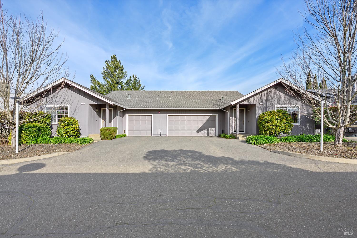 433 University Street