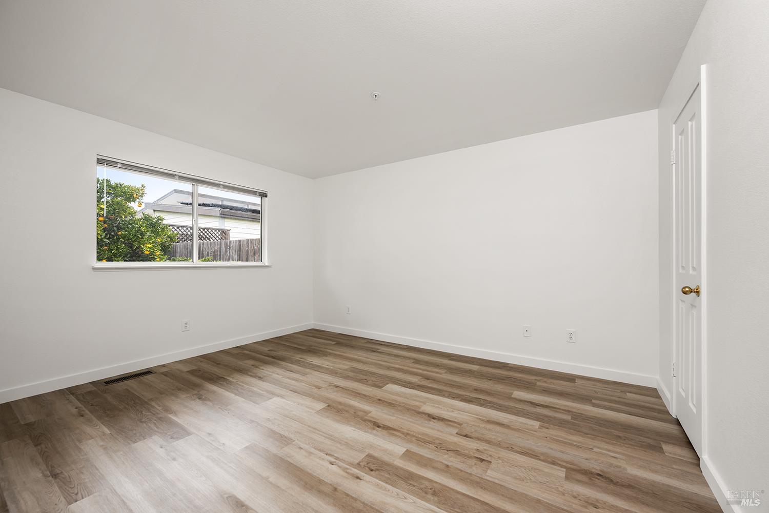 433 University Street