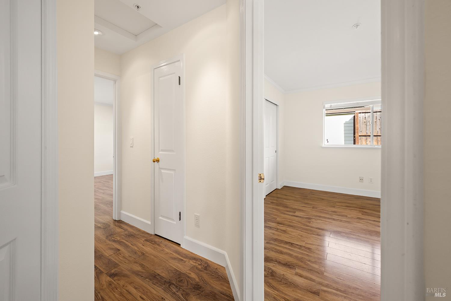 433 University Street