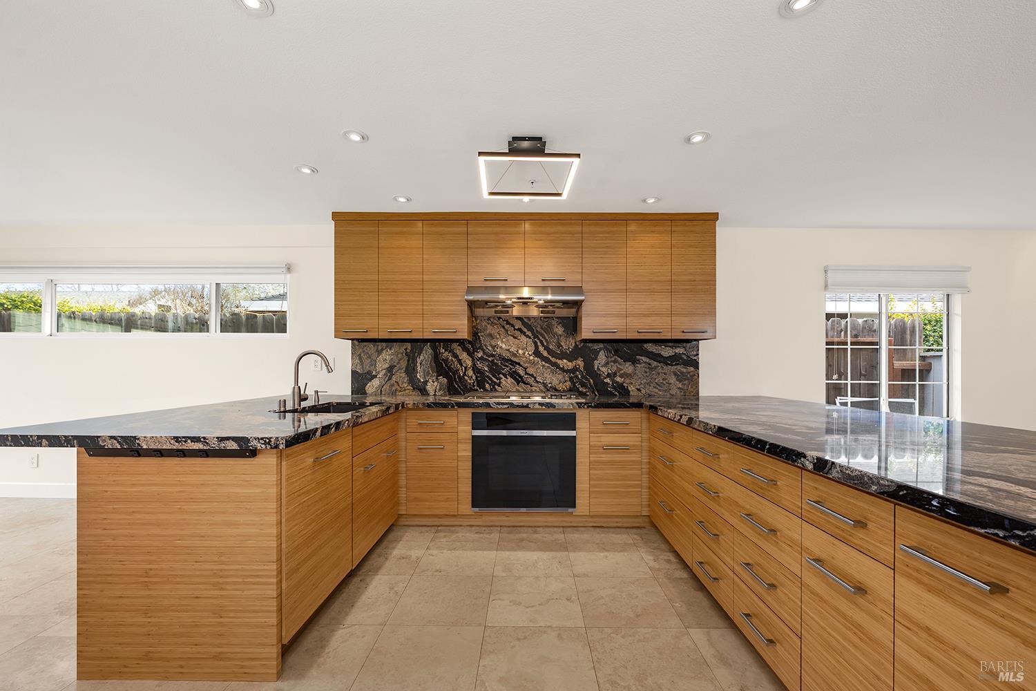 433 University Street