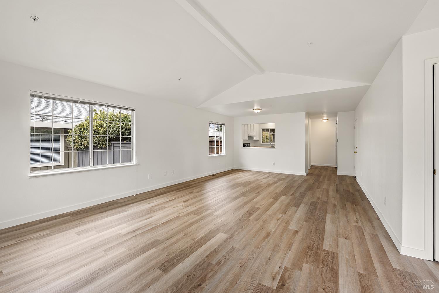 433 University Street