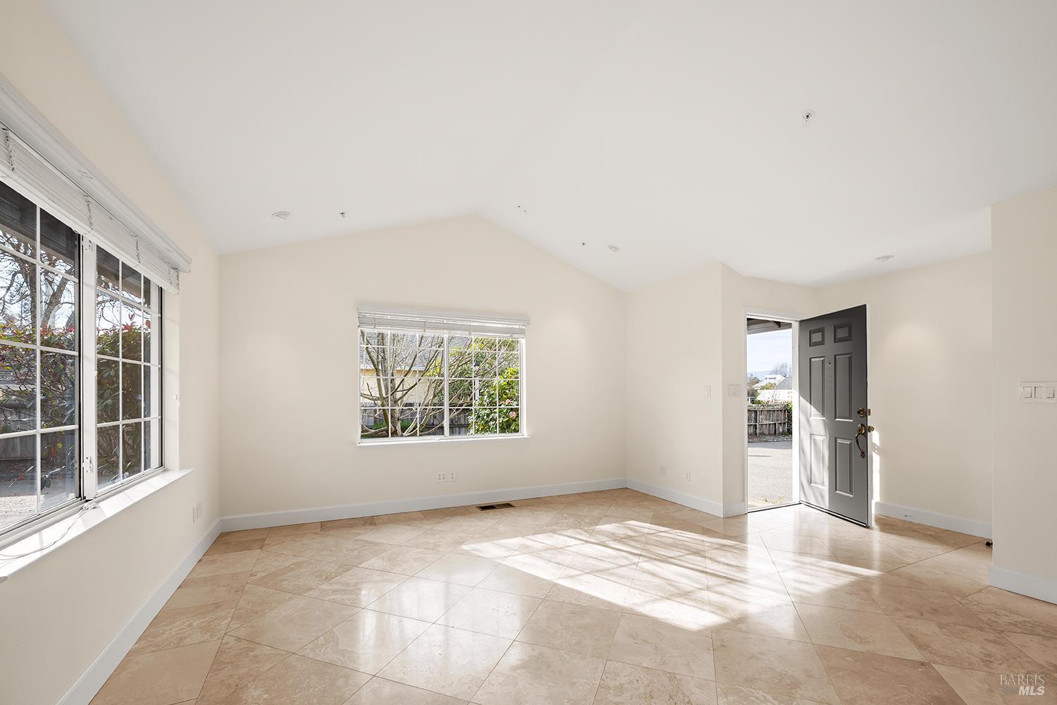 433 University Street