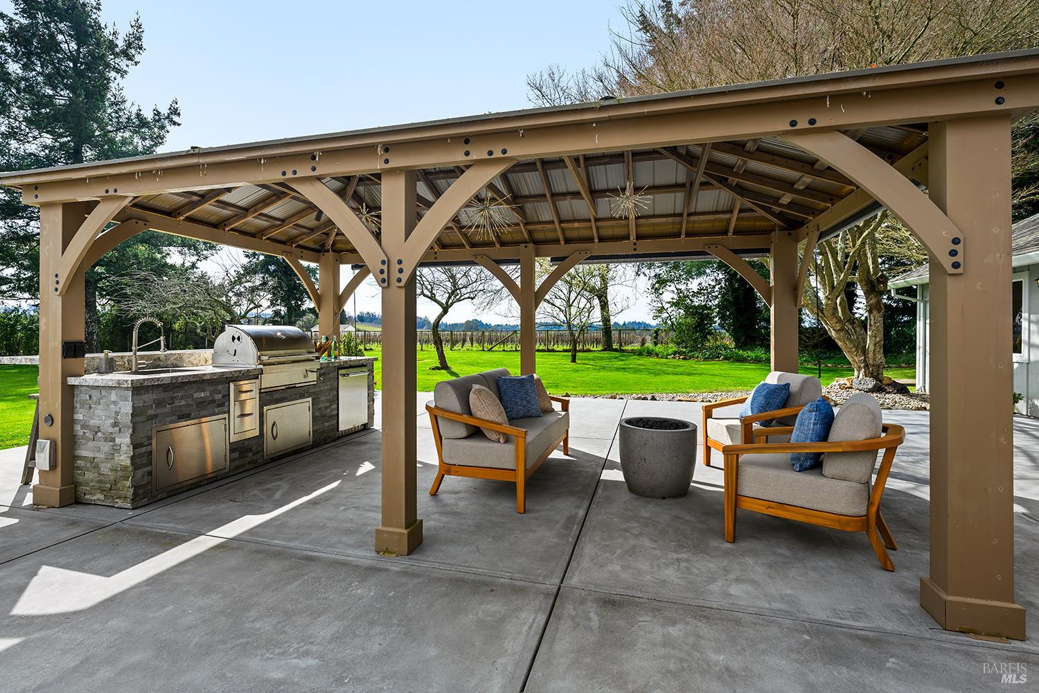 870 Gold Ridge Road