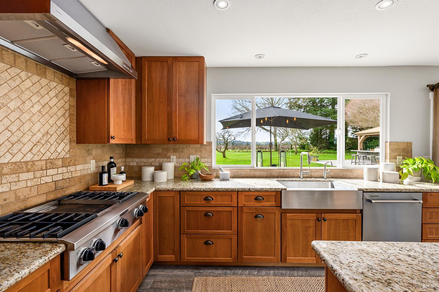 870 Gold Ridge Road