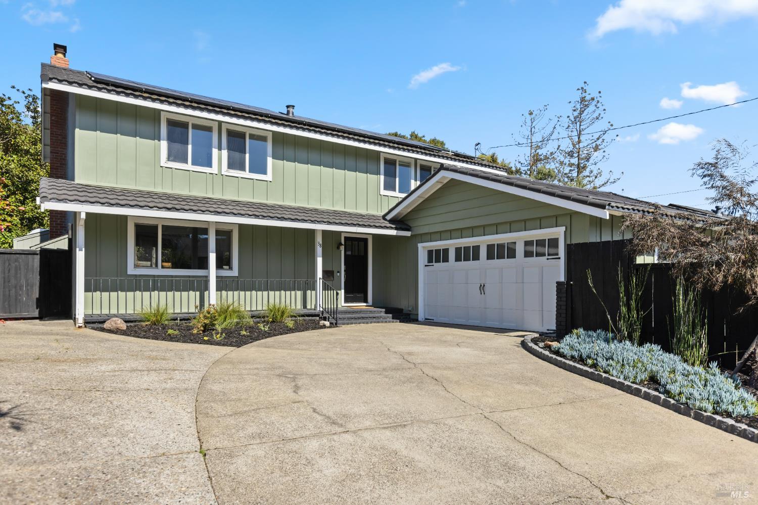 38 Twelveoak Hill Drive