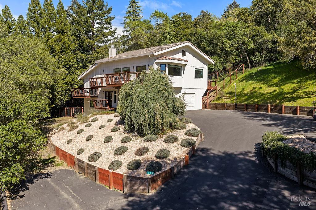 913 Valley View Drive
