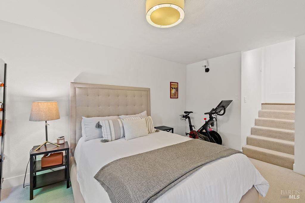 913 Valley View Drive