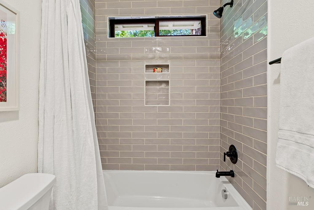 913 Valley View Drive