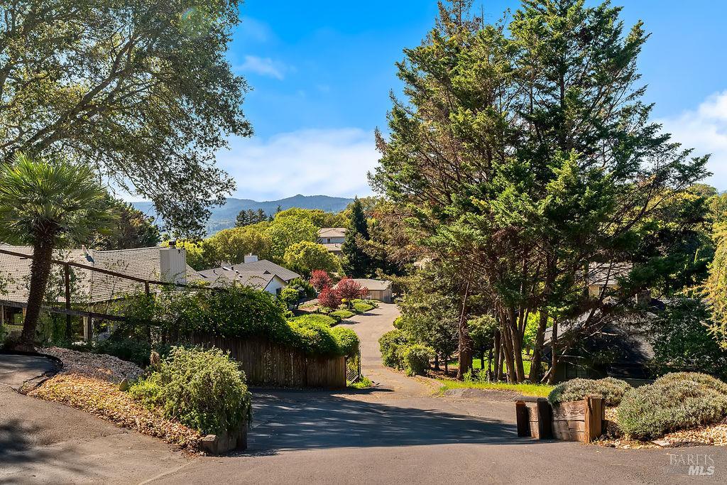 913 Valley View Drive