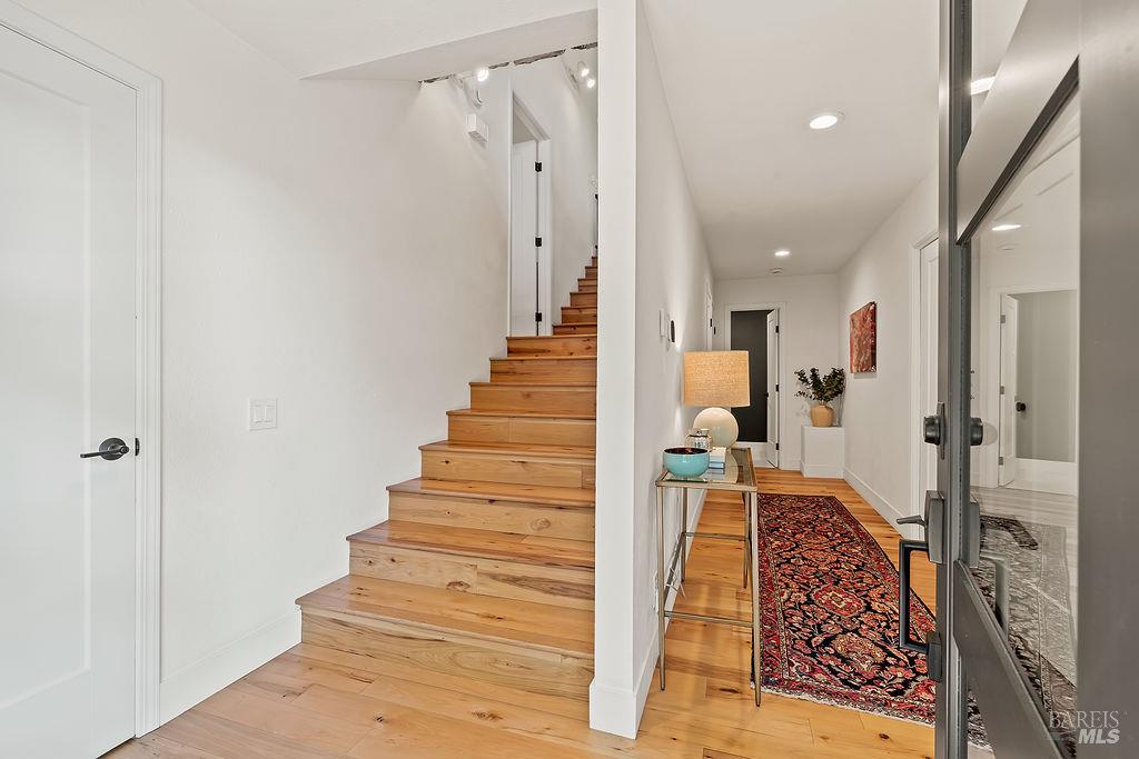 913 Valley View Drive