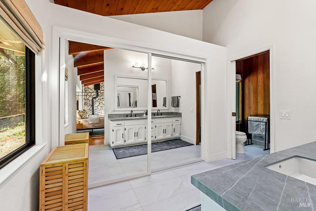 913 Valley View Drive