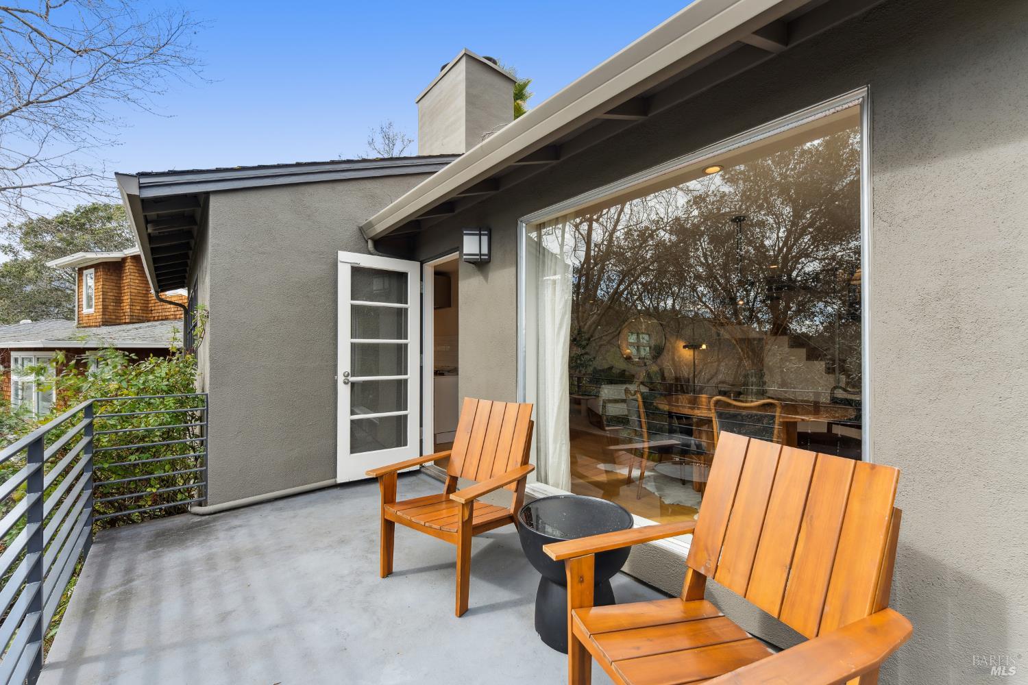 123 Almenar Drive