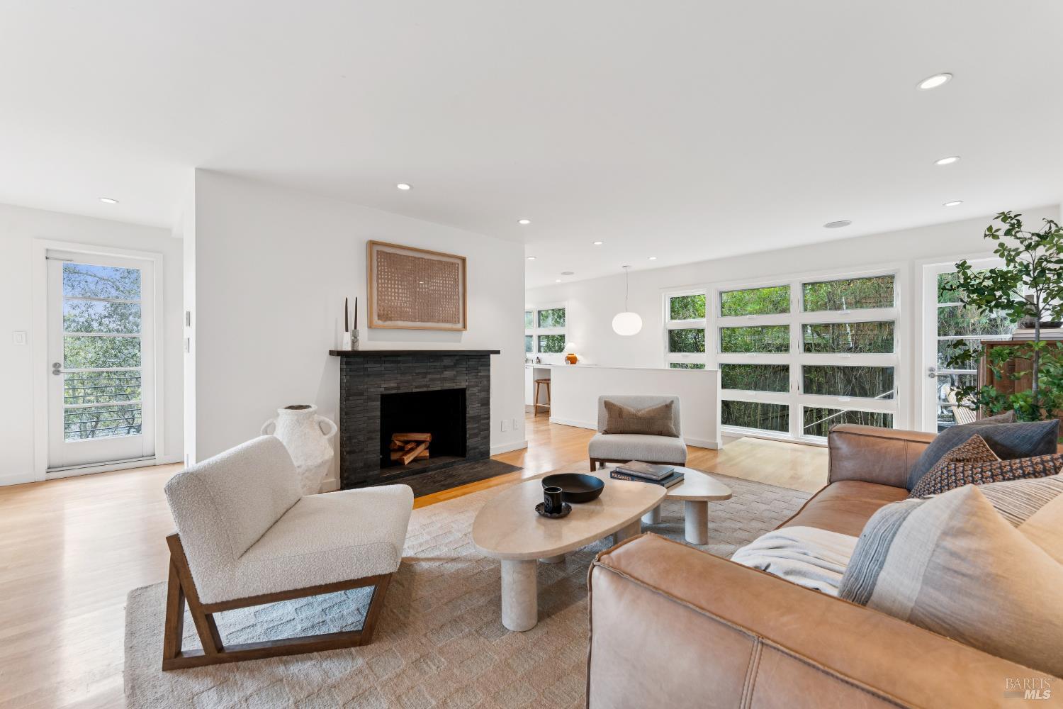123 Almenar Drive