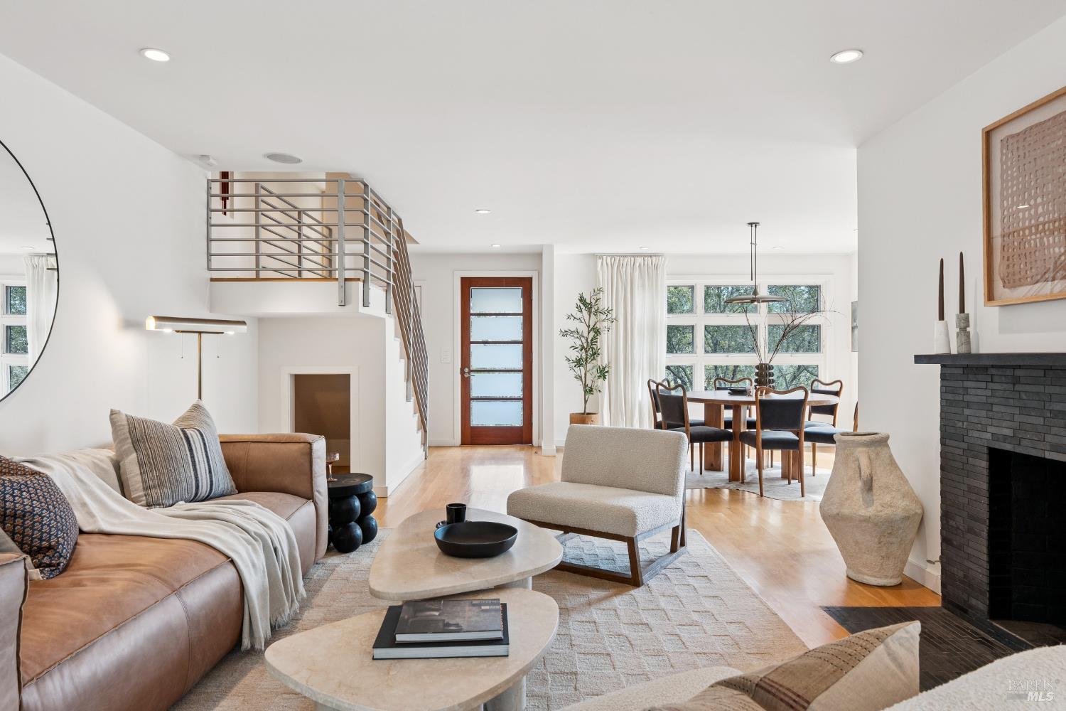 123 Almenar Drive