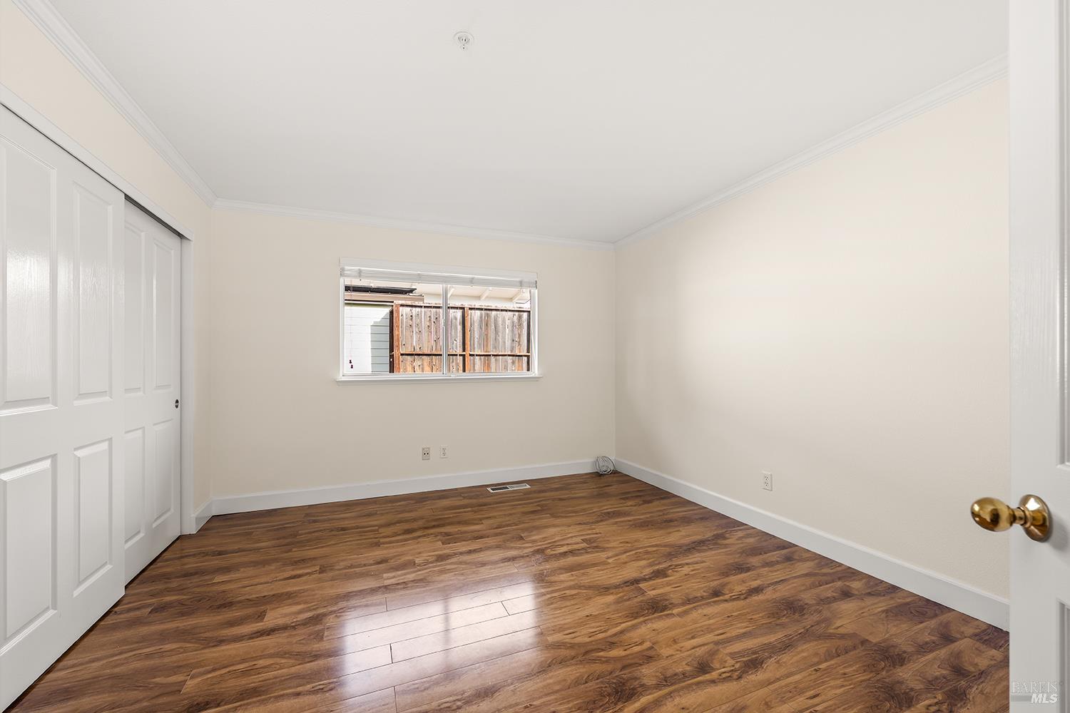 433 University Street