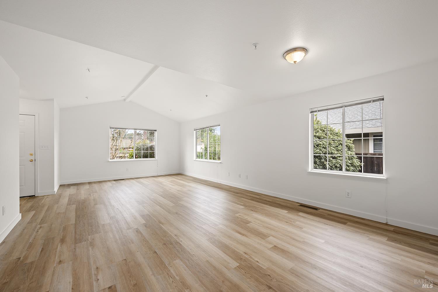 433 University Street