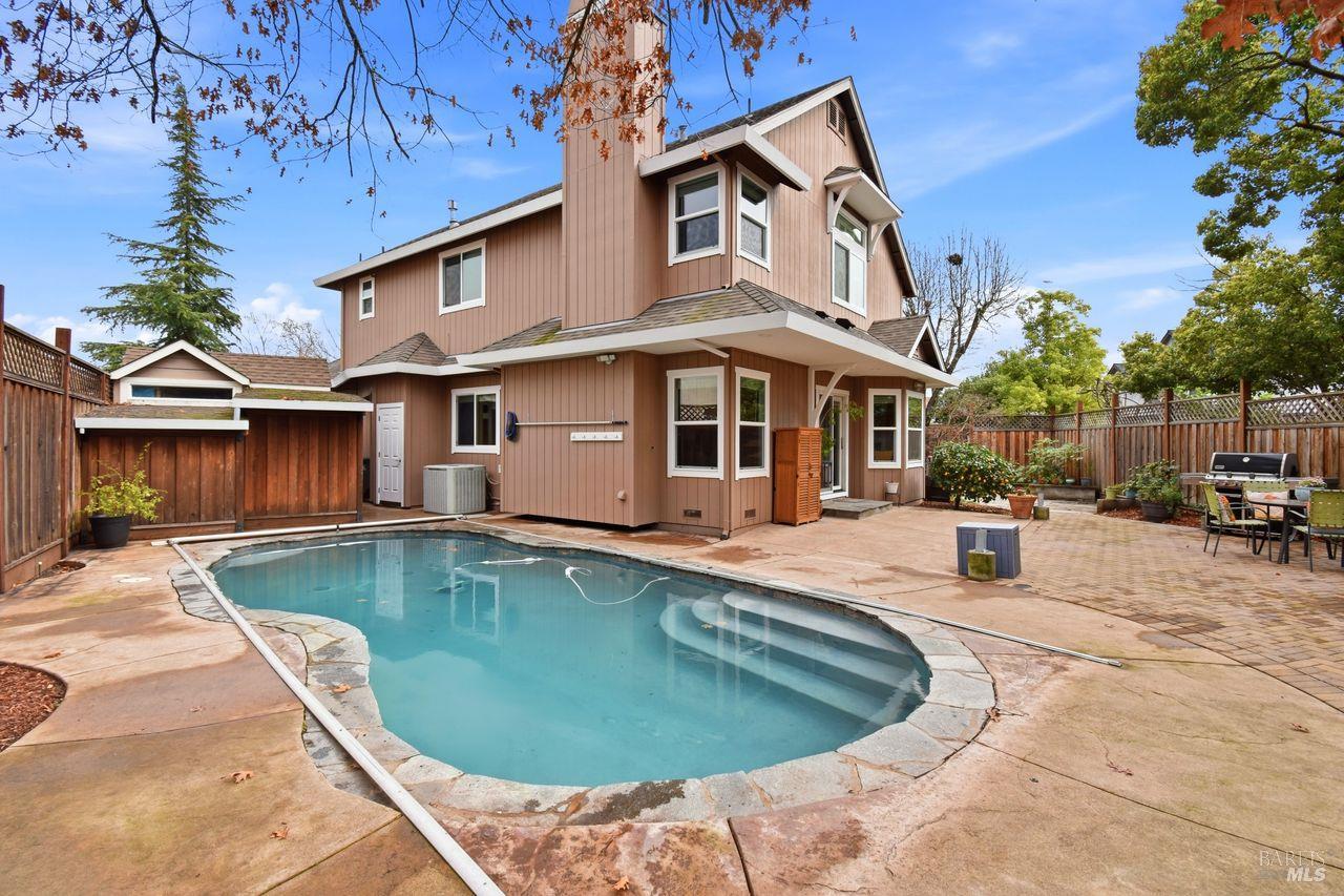 2174 Longhorn Circle