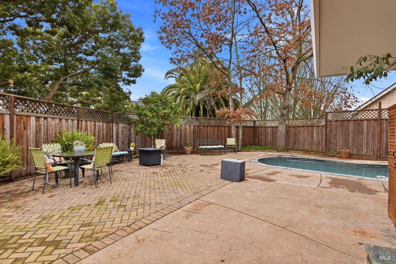 2174 Longhorn Circle