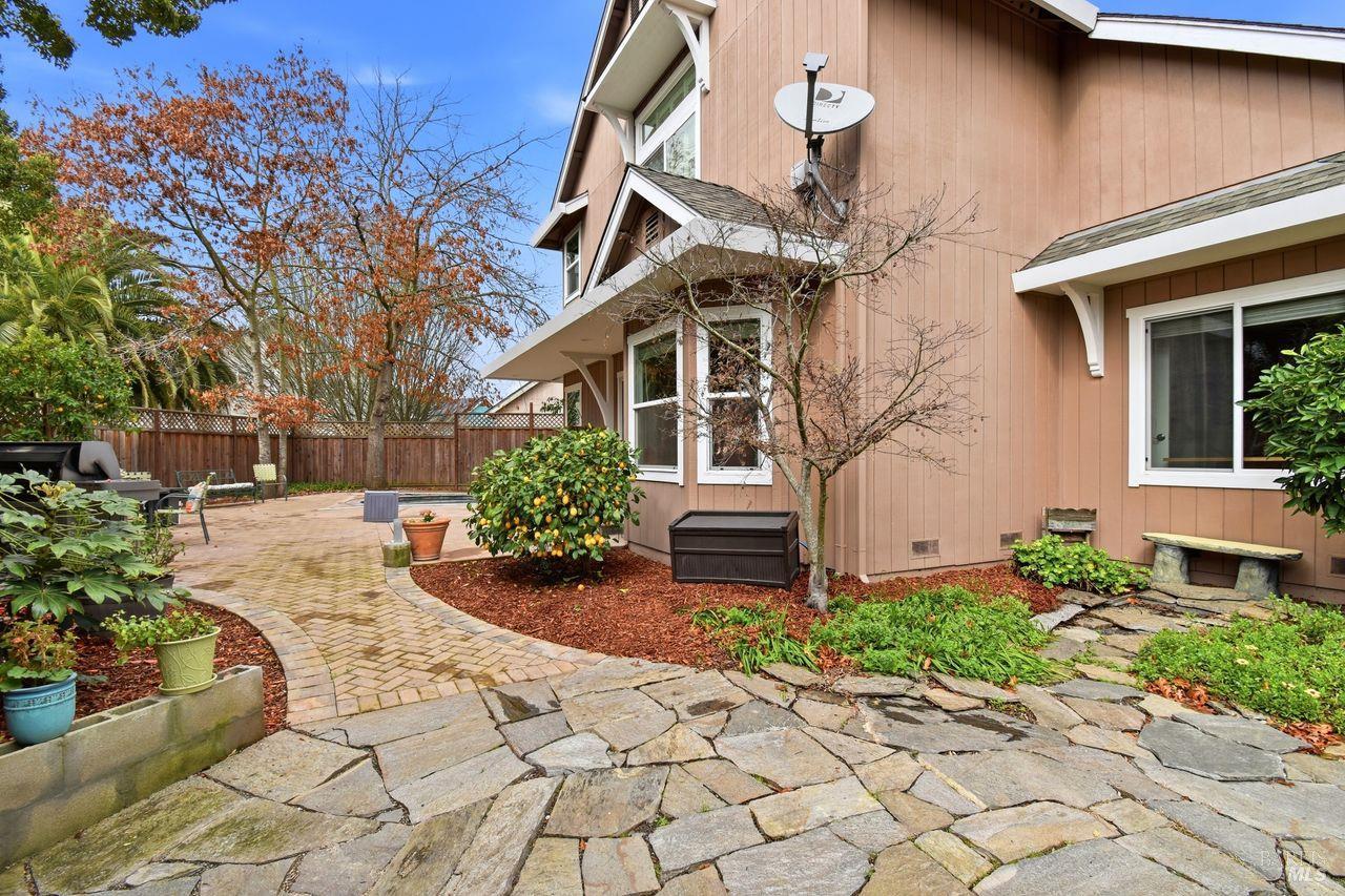 2174 Longhorn Circle