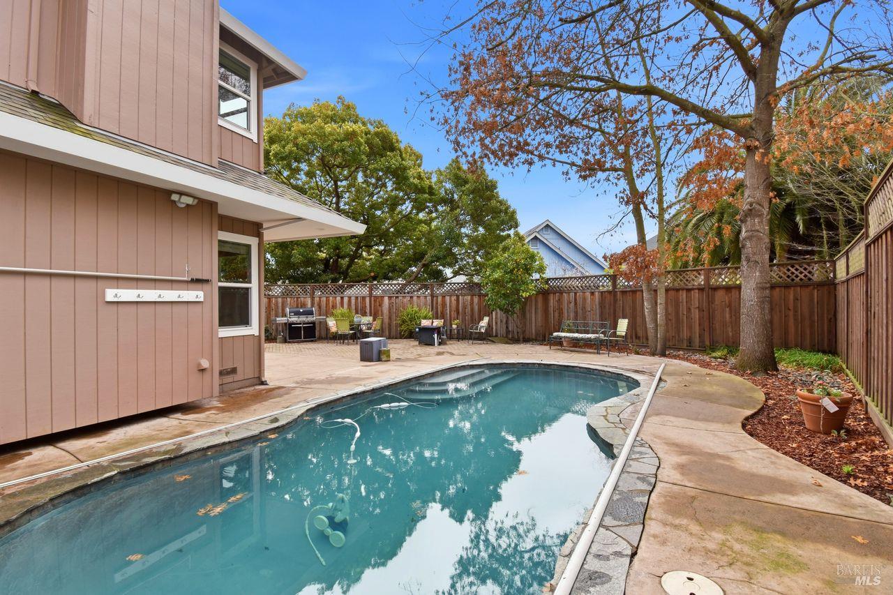 2174 Longhorn Circle