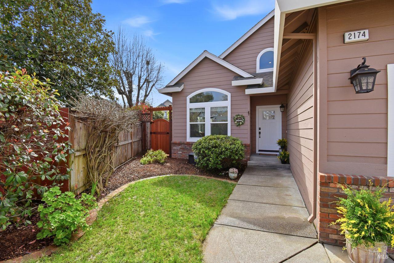 2174 Longhorn Circle