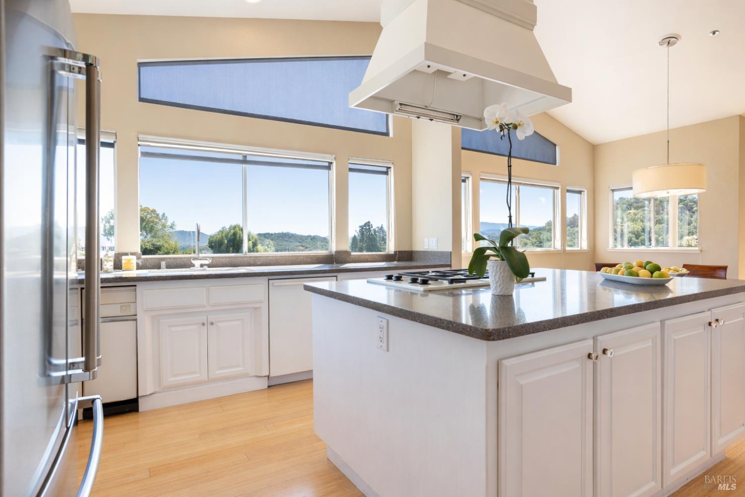 2901 Las Gallinas Avenue