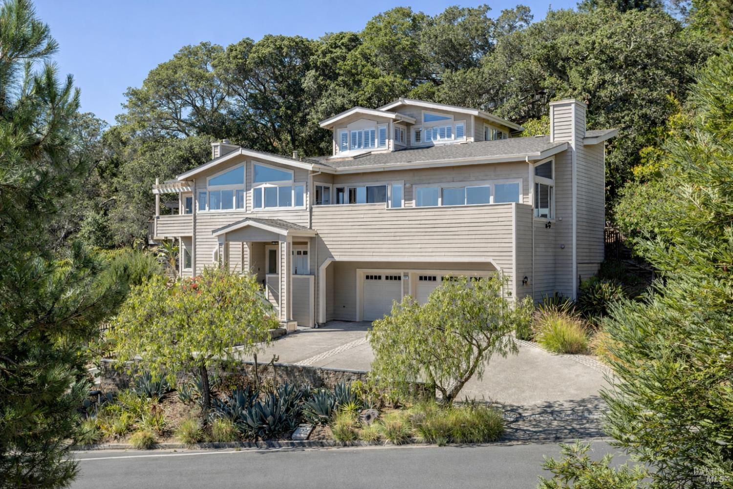 2901 Las Gallinas Avenue