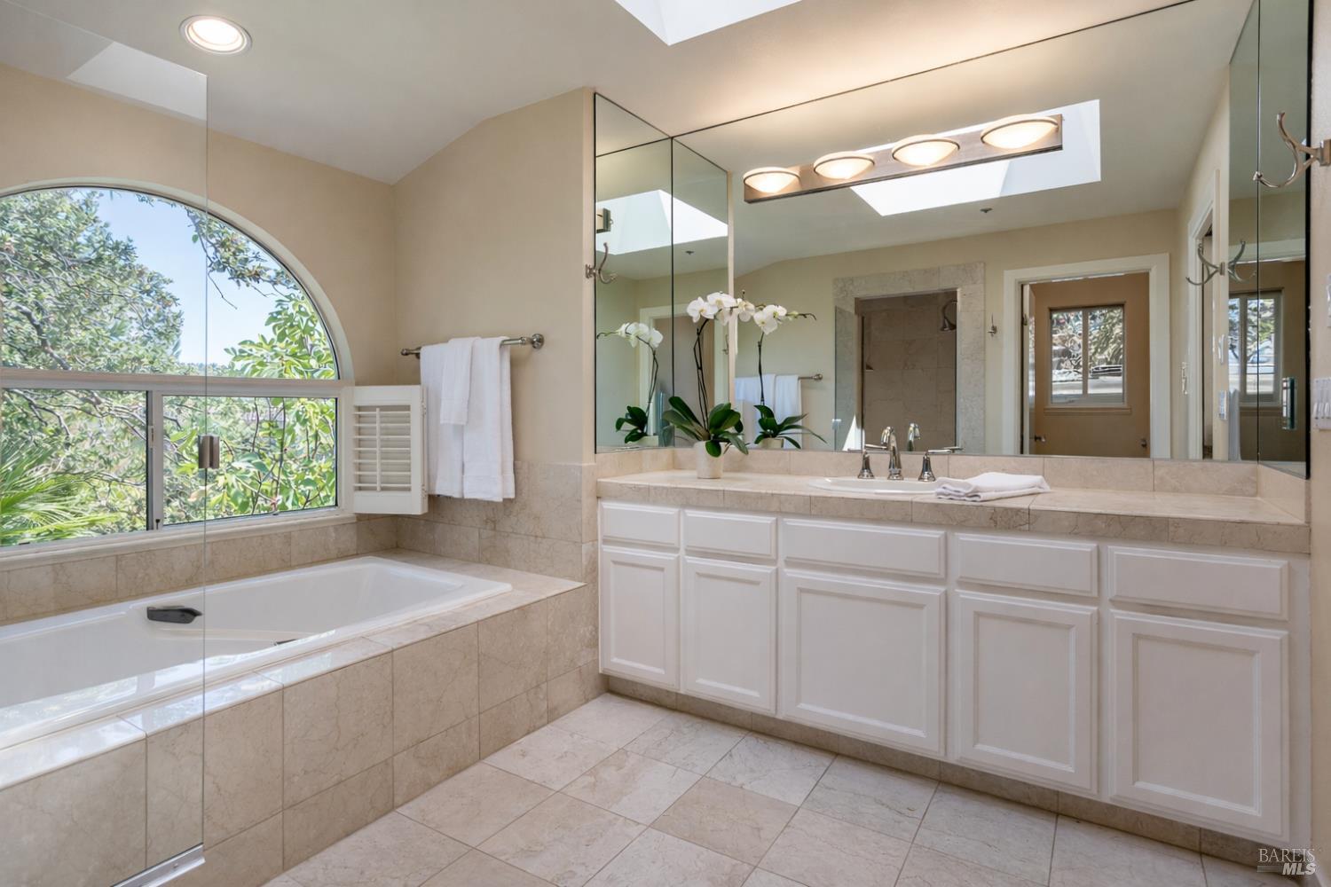 2901 Las Gallinas Avenue