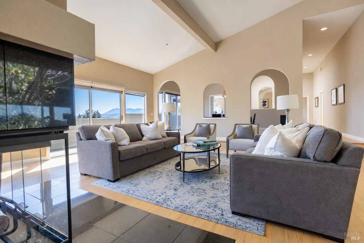 2901 Las Gallinas Avenue