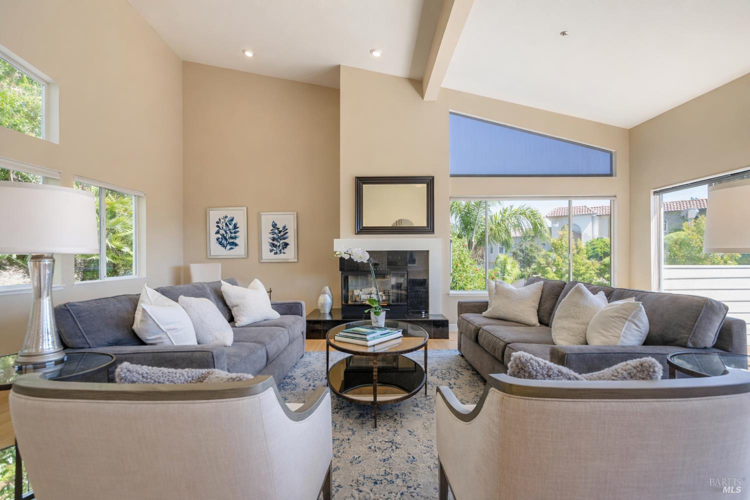 2901 Las Gallinas Avenue