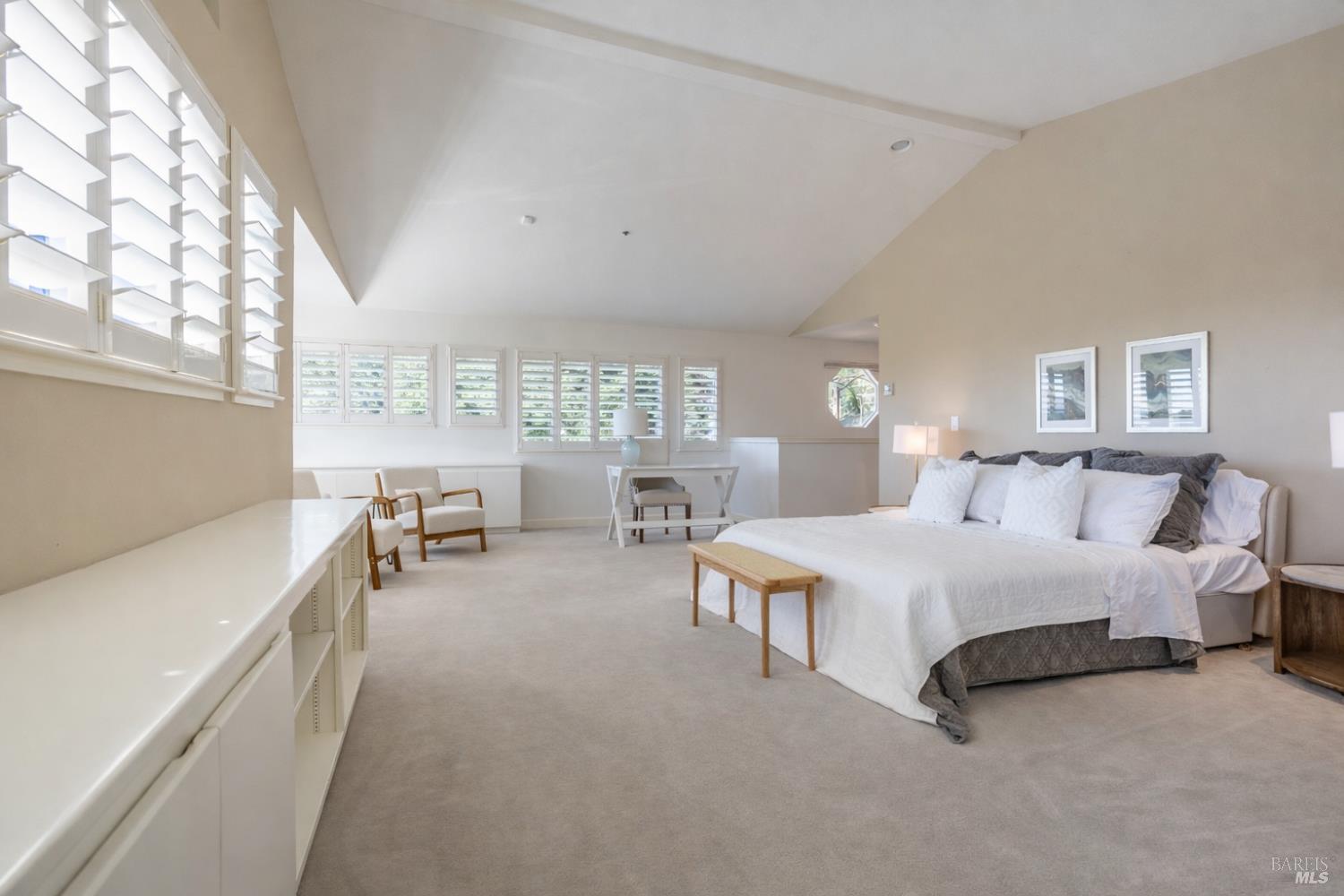 2901 Las Gallinas Avenue