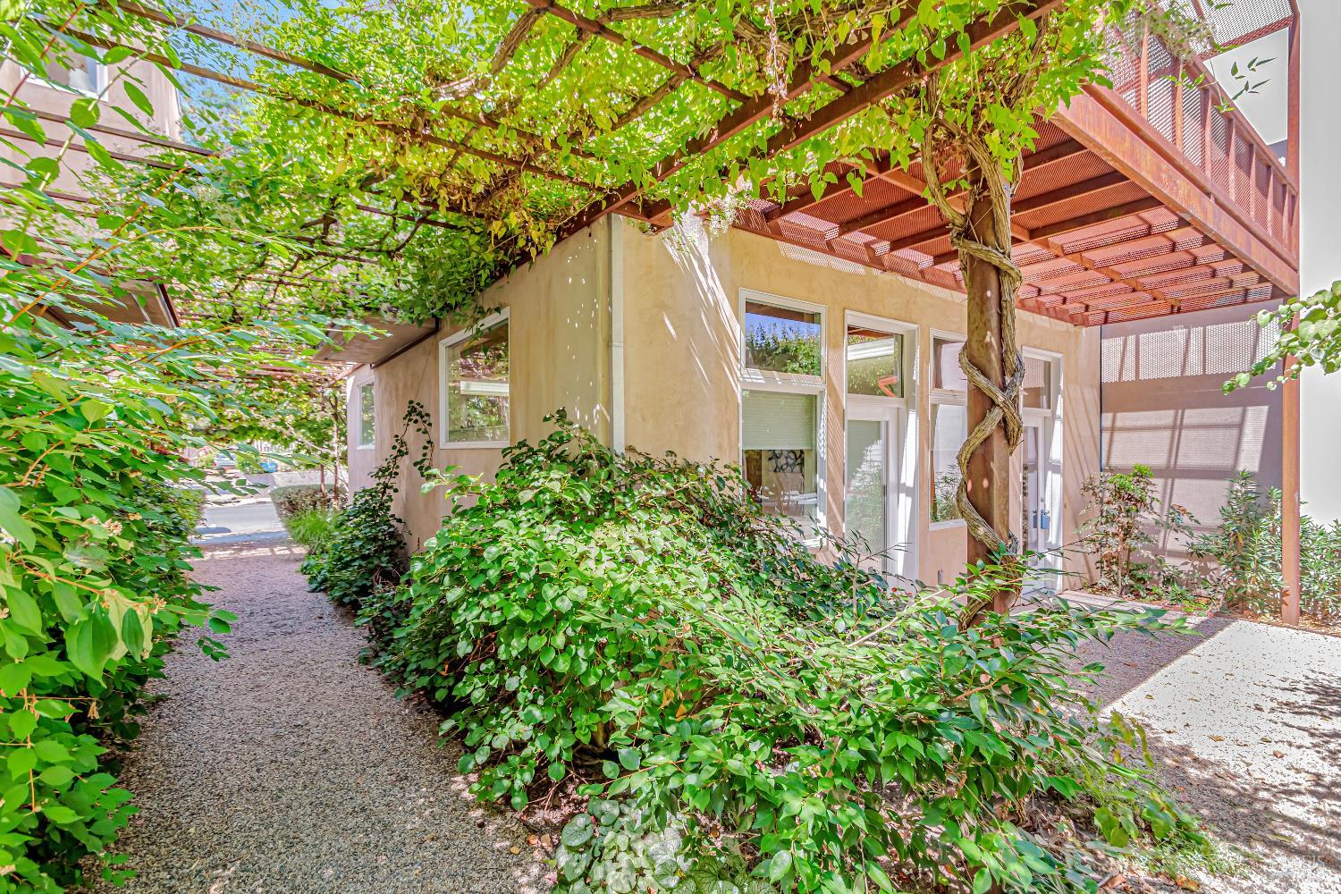 455 Florence Avenue