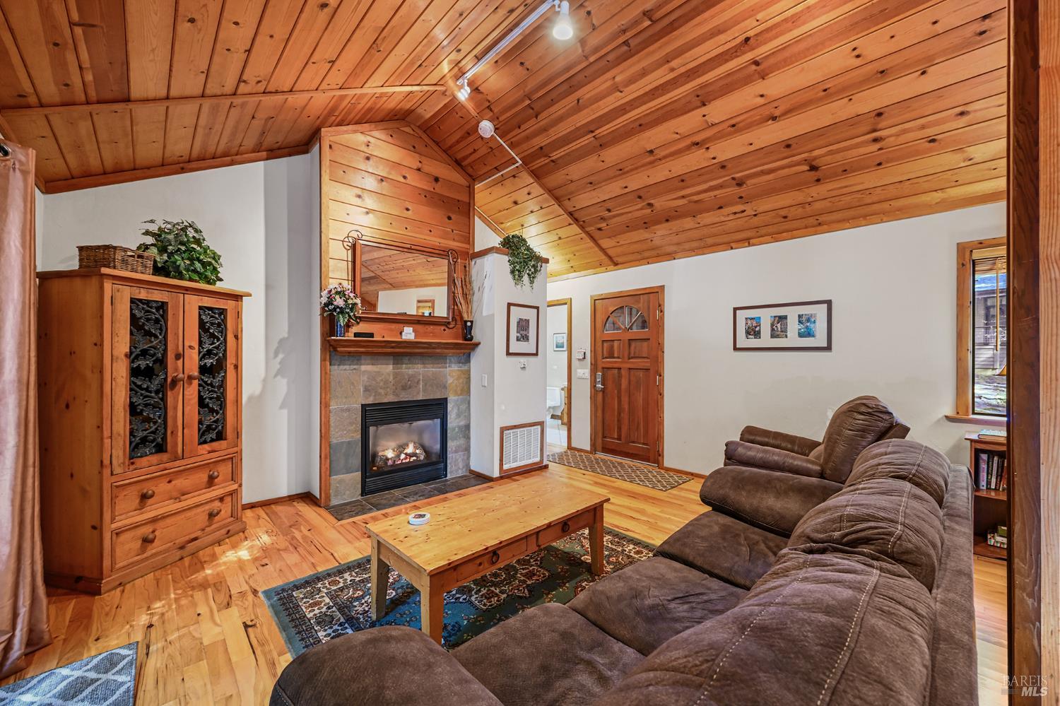 9 Huckleberry Heights