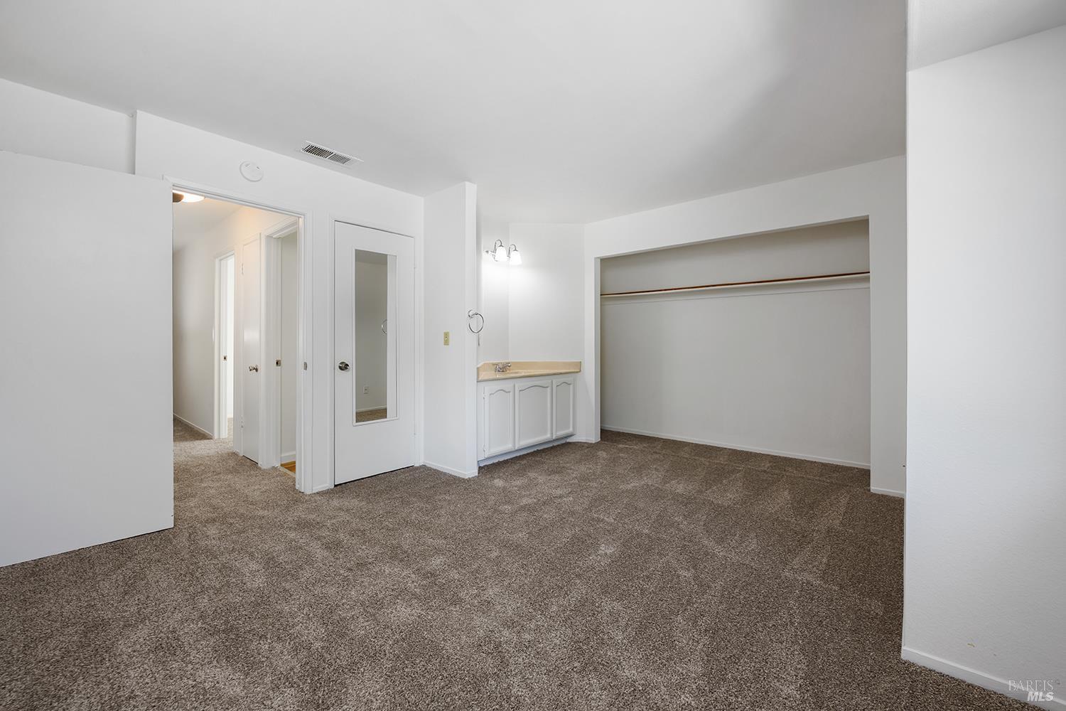 31 Front Street Unit: #E