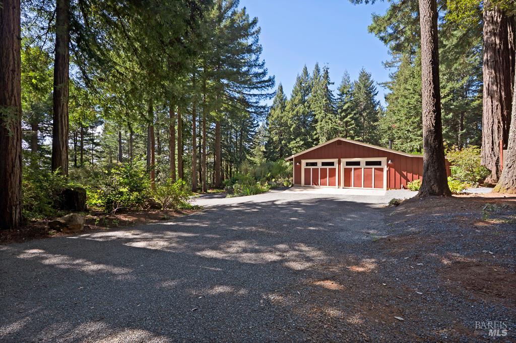 17600 Willow Creek Road