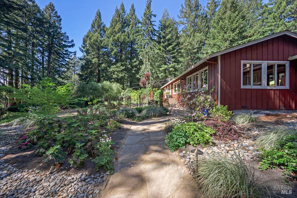 17600 Willow Creek Road