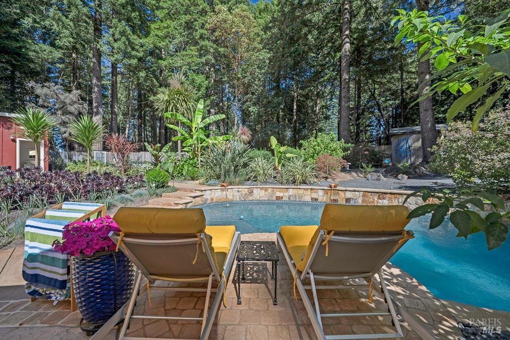 17600 Willow Creek Road