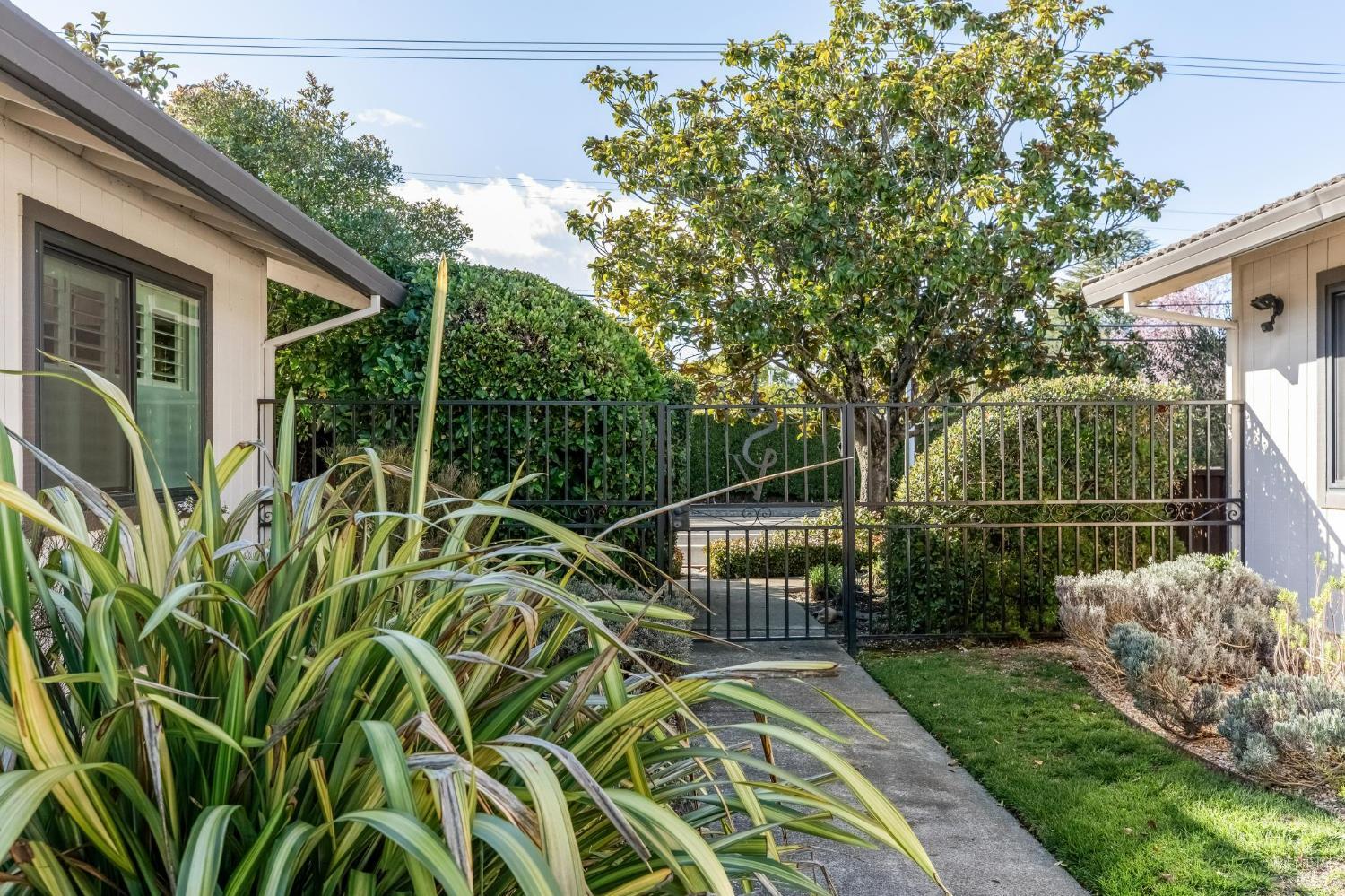 920 5th Street W Unit: #D