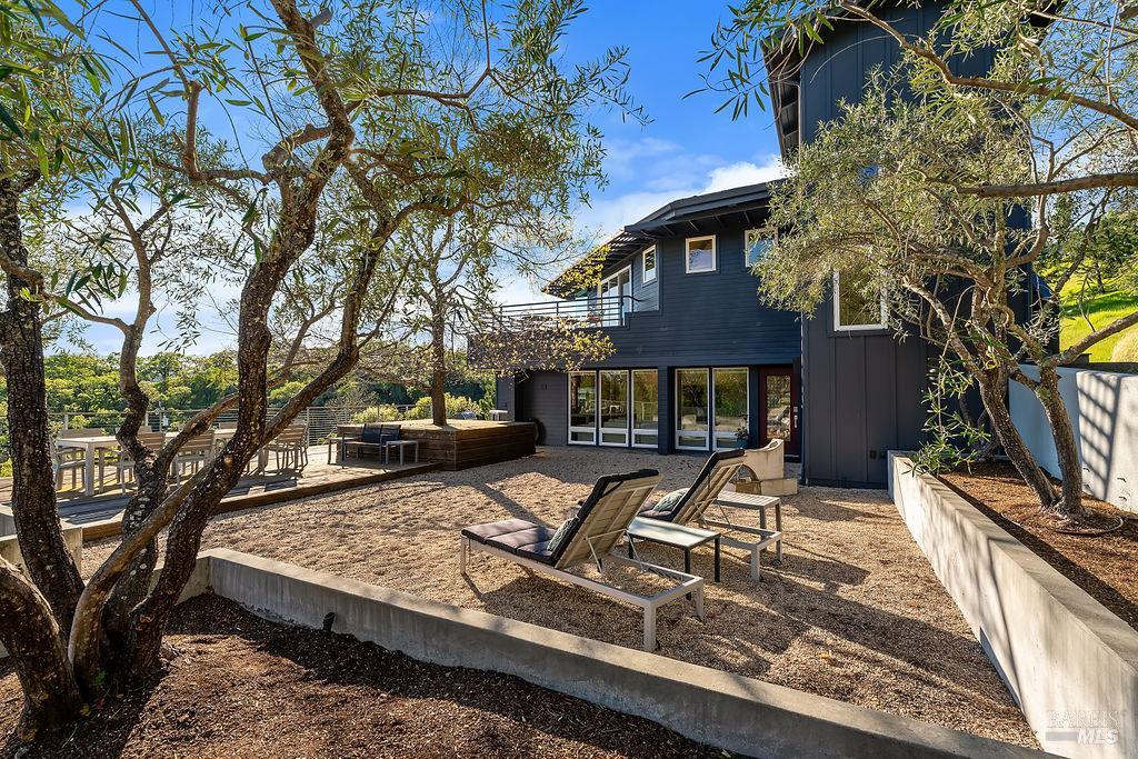 23121 Vineyard Road